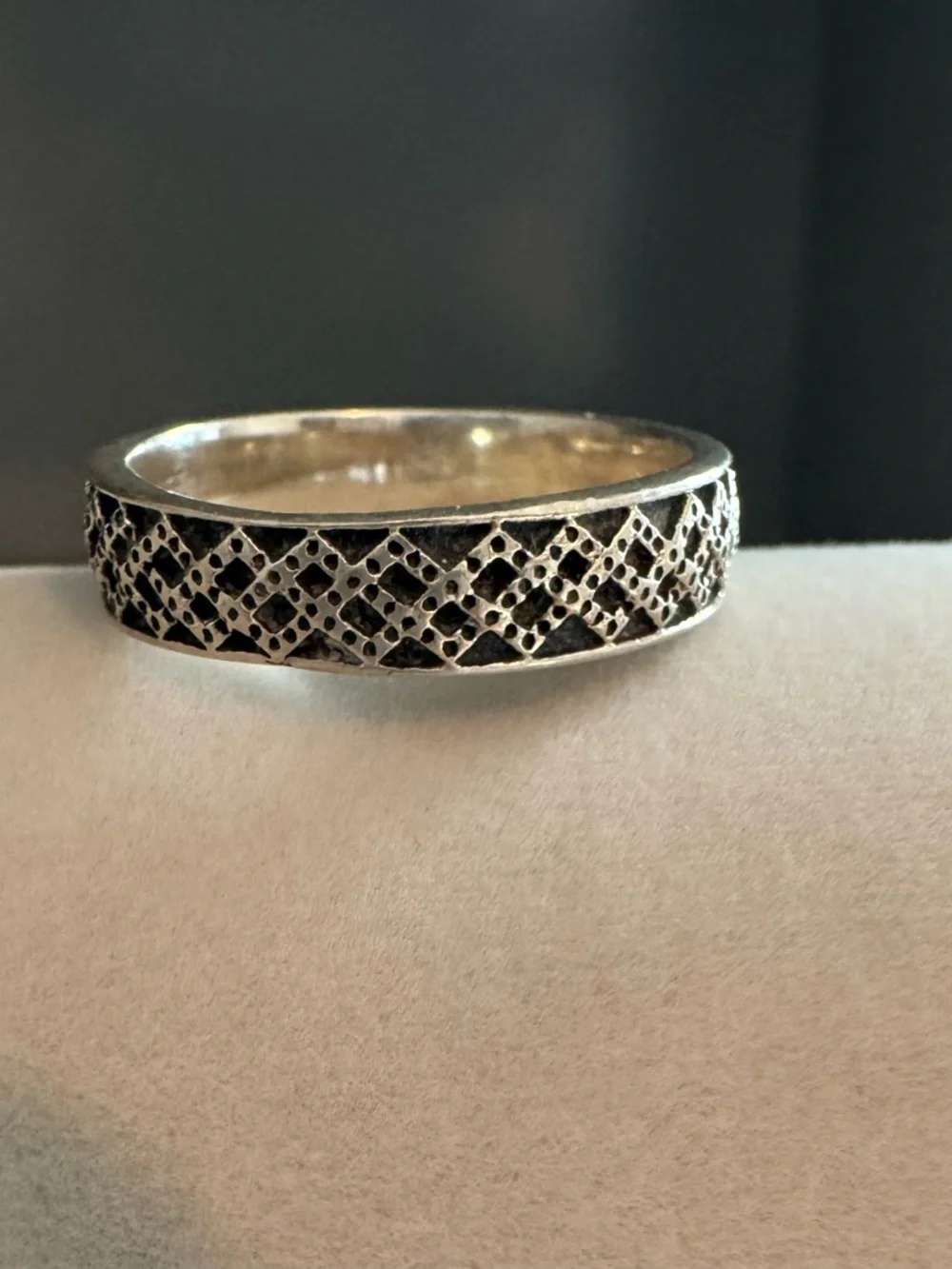 Sterling Silver/925 Vintage Black And Silver Crosshatch Band Ring Size 9